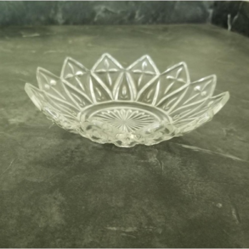 Vintage Federal Glass Petal Bowl